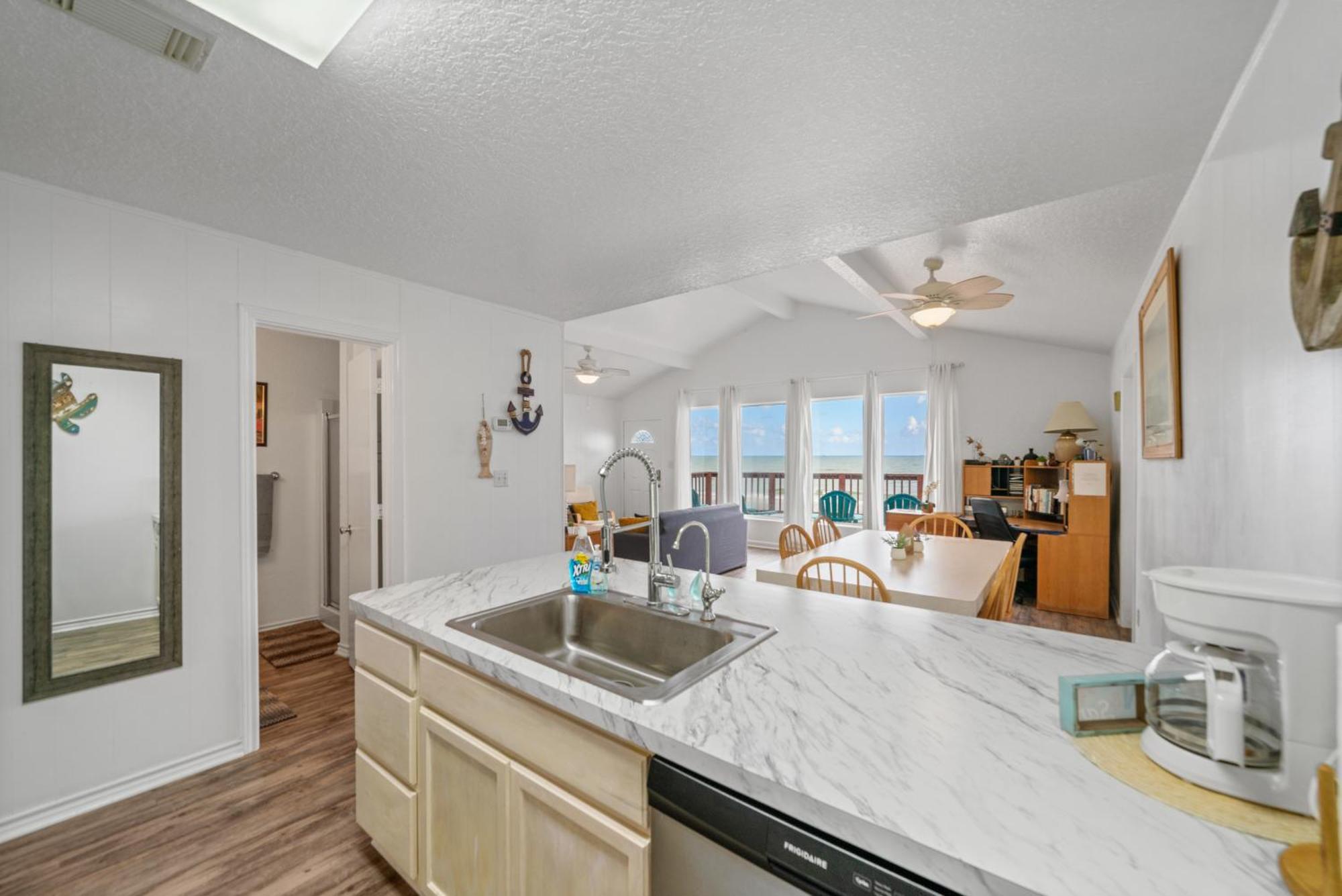 Amazing Oceanfront 2br Cozy Peaceful And Kid And Pet Friendly *